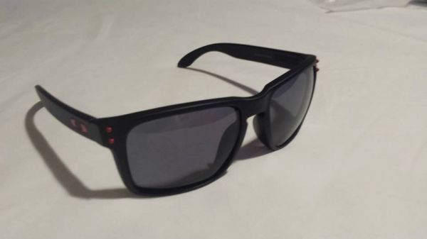 Oakley Holbrook